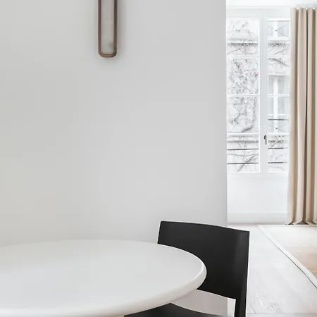 Adresse Prestigieuse: Luxueux Marais Apartment